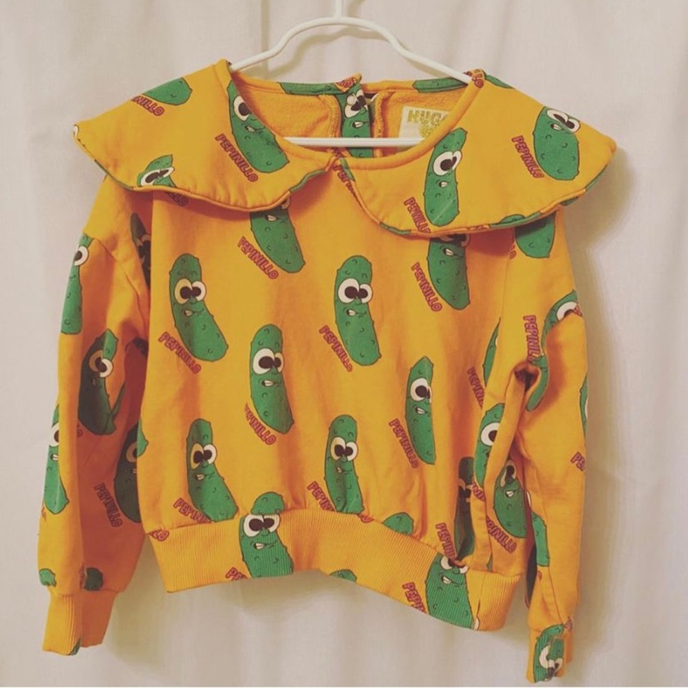 Hugo loves Tiki pickle sweater